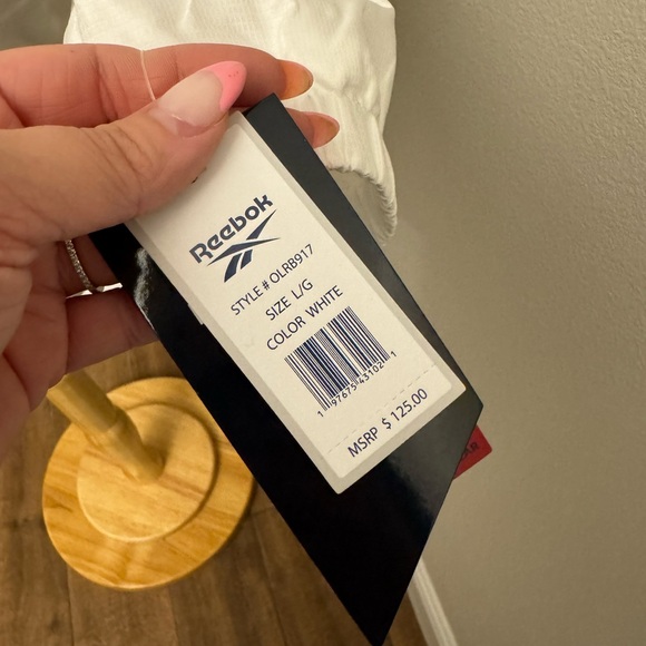 XL Reebok Jacket 🩵🤍 - Picture 4 of 4